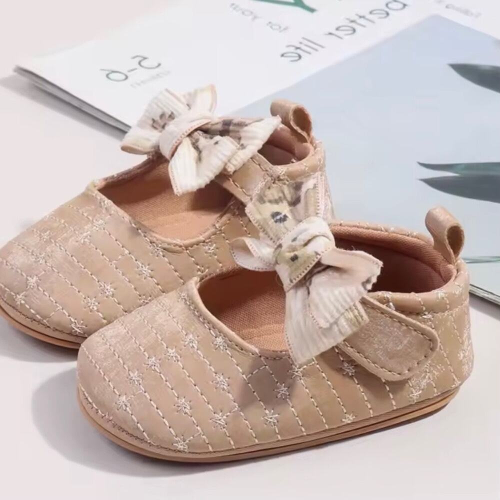 New Tan Baby Shoes with Bow 7-12 months